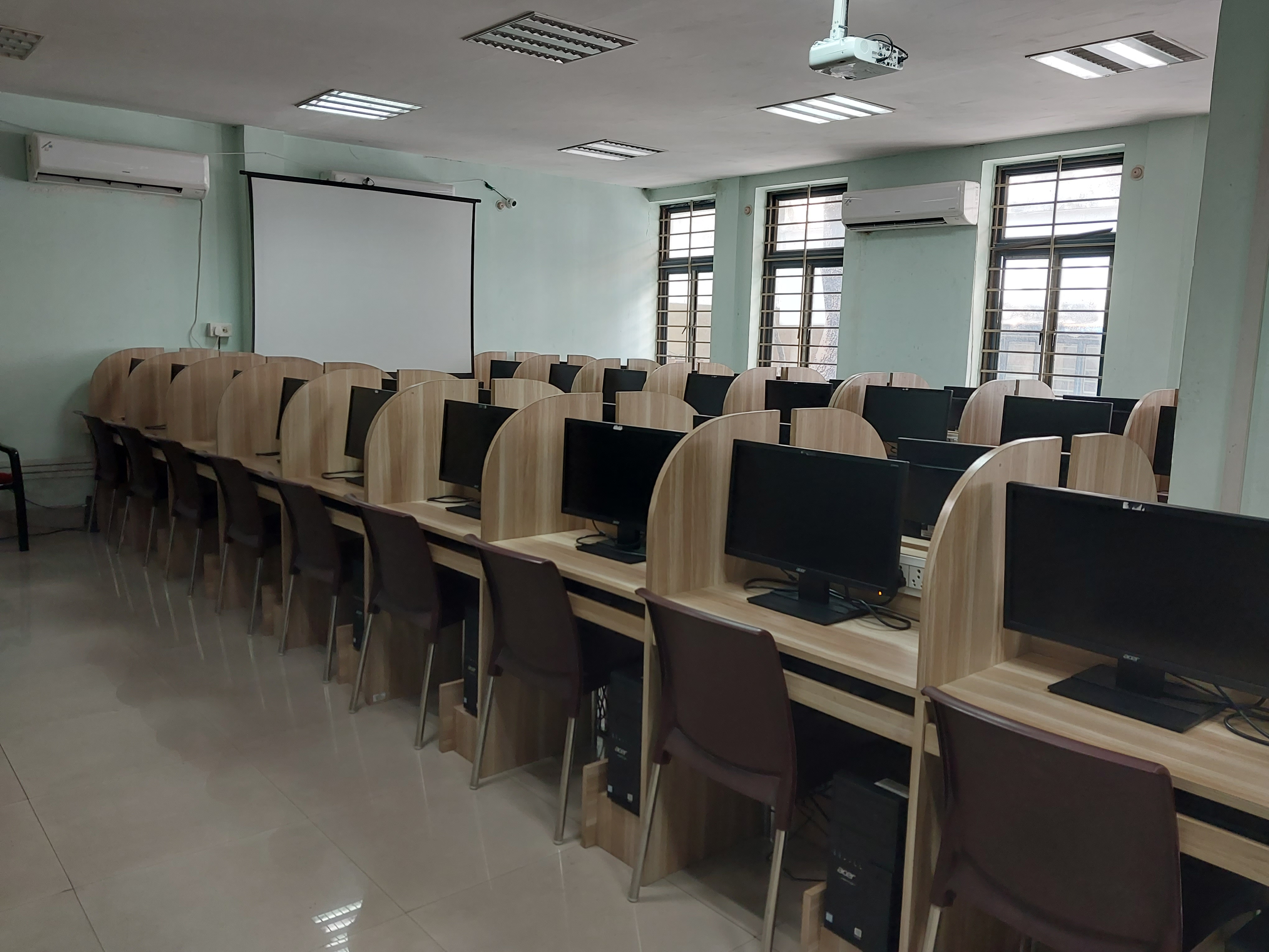 Computer Center Lab Image